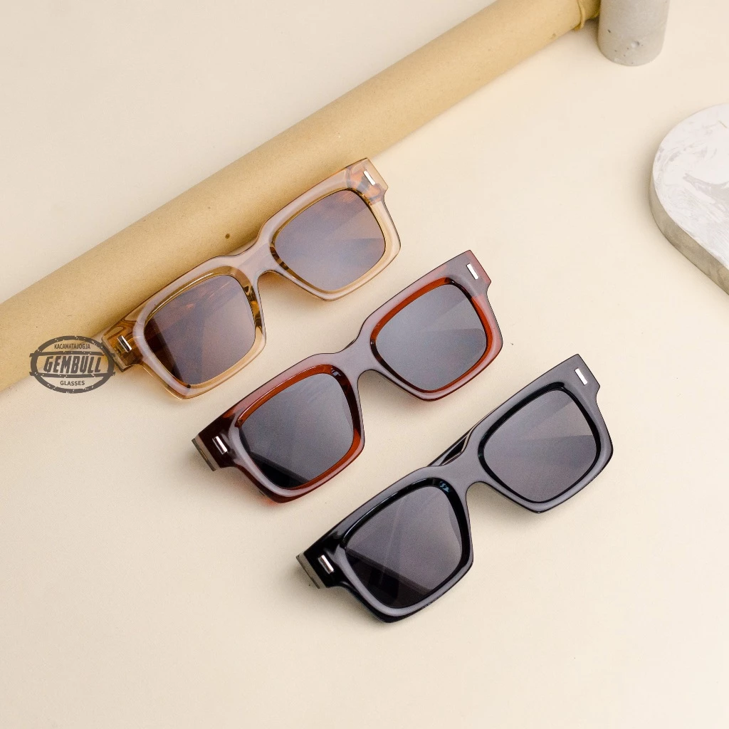 Kacamata Hitam Kotak DAFINA 04 Unisex - Image 4